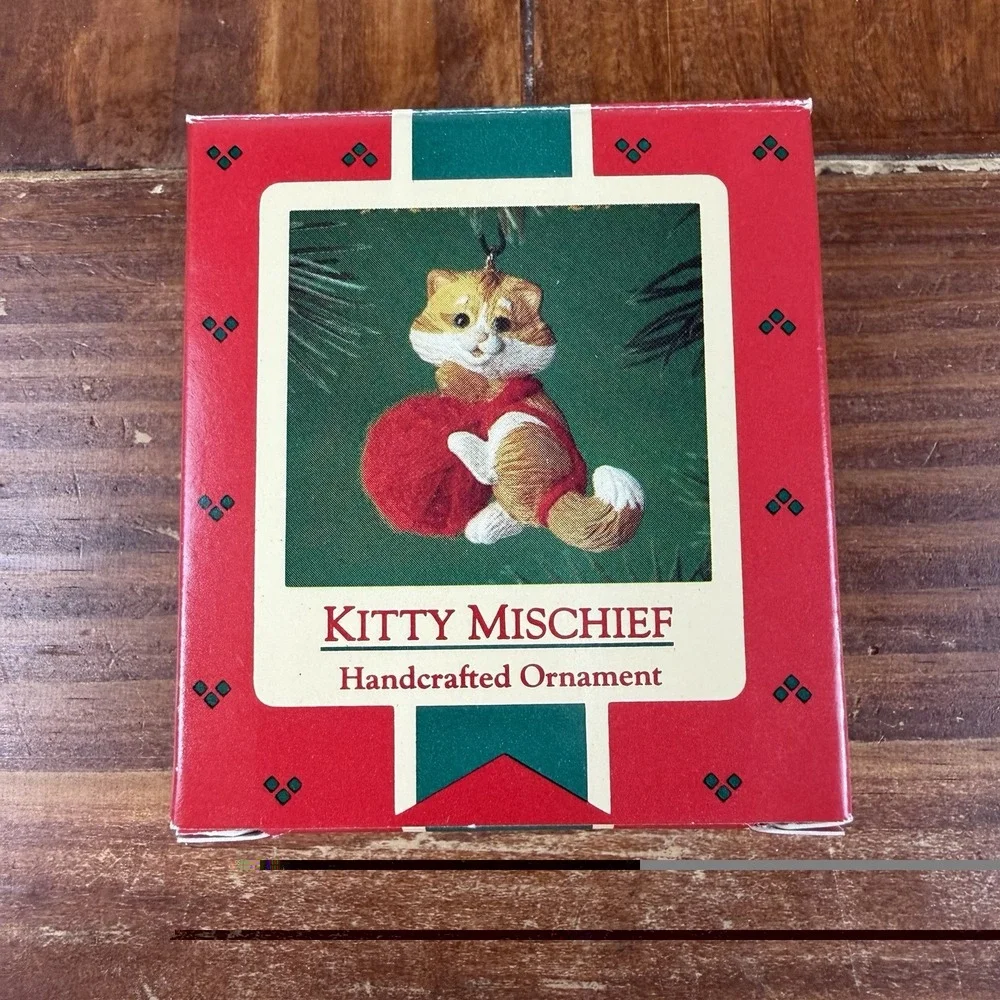 Vintage Hallmark Kitty Mischief With Real Yarn Ball Keepsake Ornament 1985
